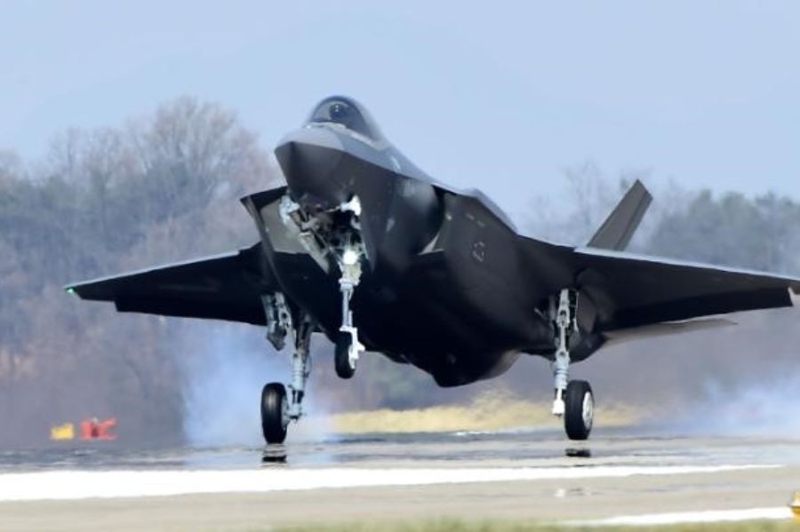ROK F-35A Conducts Emergency ‘Belly Landing’ Pilot escaped