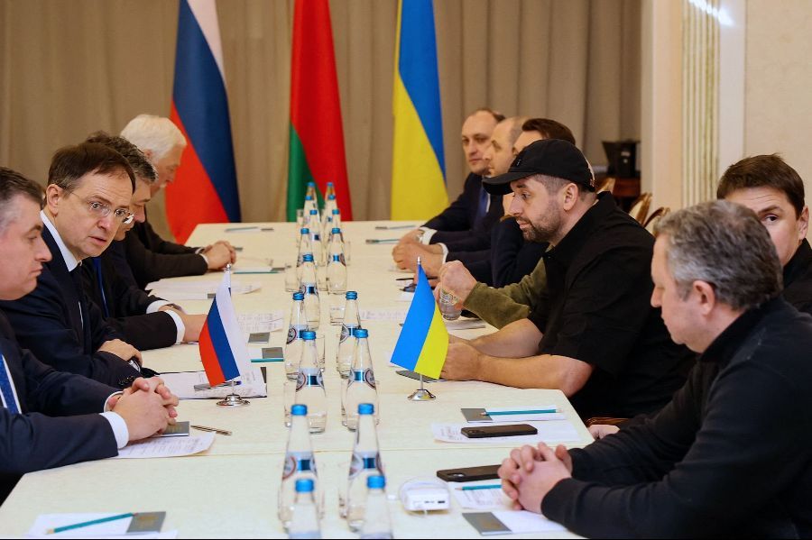 Ukrainia and Russia to hold peace negotiation in Belarus