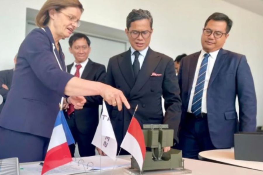 PT Len and Thales sign cooperation to prepare 13 GCI Radars