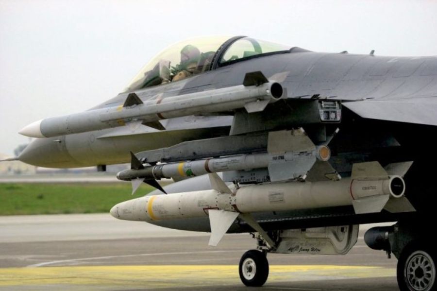 Japan to Acquire AMRAAM's