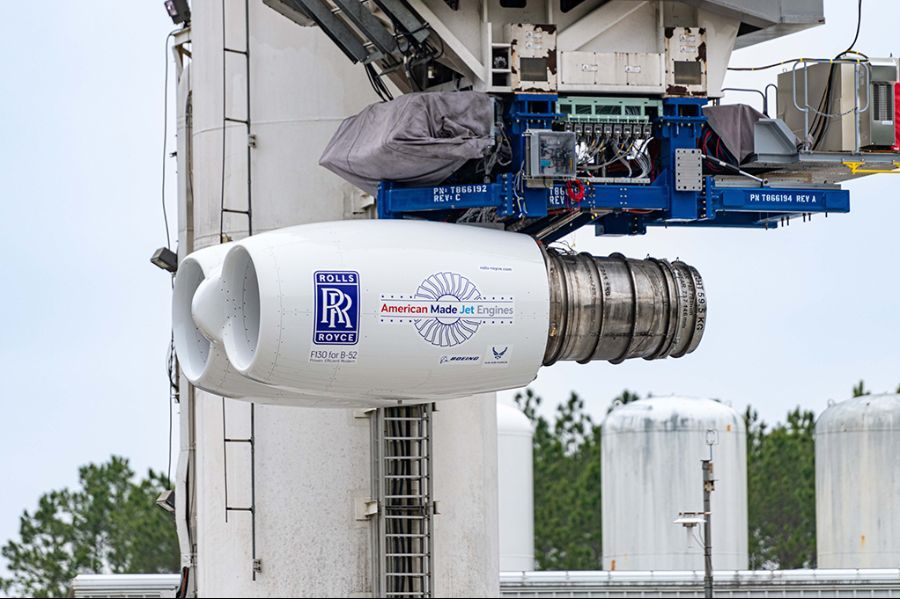 Rolls-Royce Tests B-52 Stratofortresses New Turbofans