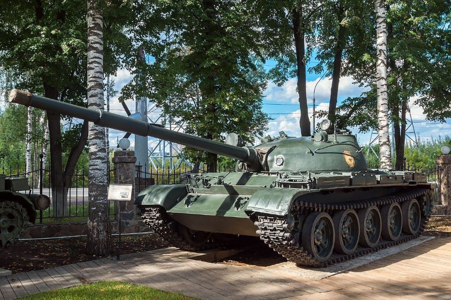 Russia’s 60-Year-Old Tanks on Ukraine Front