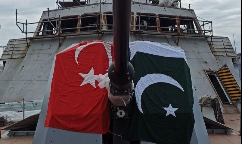 PNS BABUR’s Main Naval Gun is Installed
