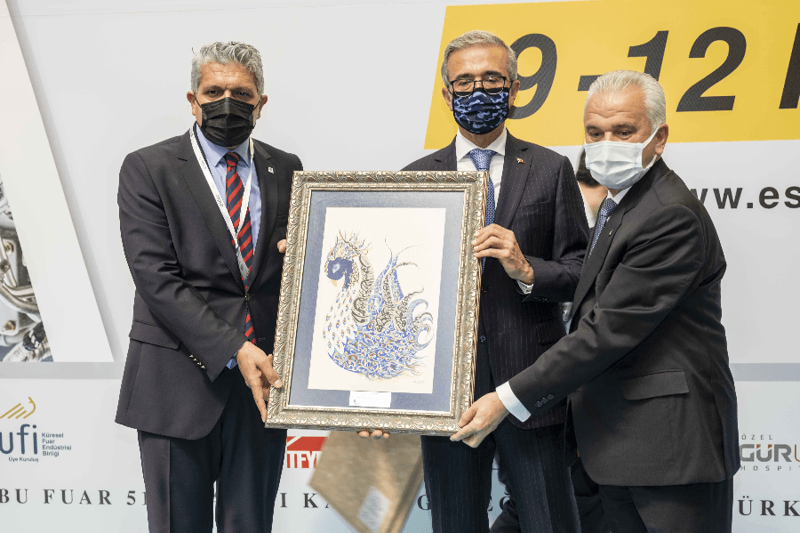 Aviation and Manufacturing Industries Join Forces