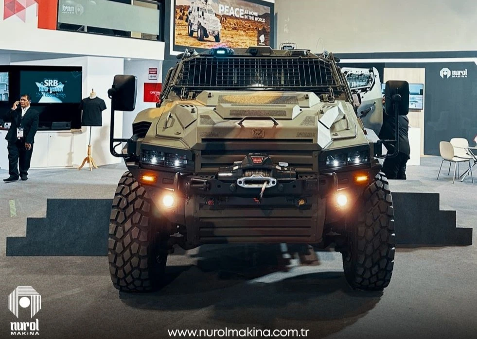 Malaysian Premier Visits Nurol Makina at the DSA Expo