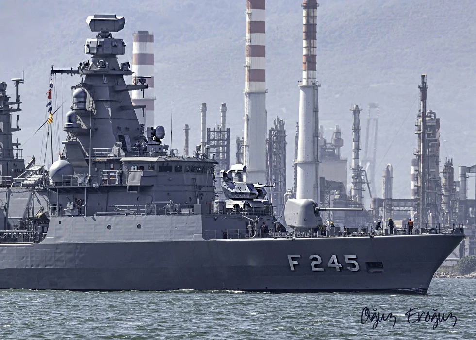 Upgraded Oruç Reis Frigate Spotted with GÖKDENİZ CIWS