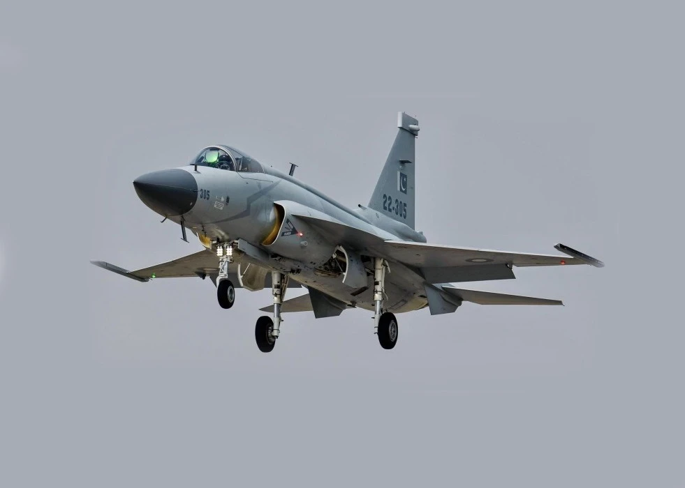 Iraq Shows Interest in JF-17 and Super Mushshak