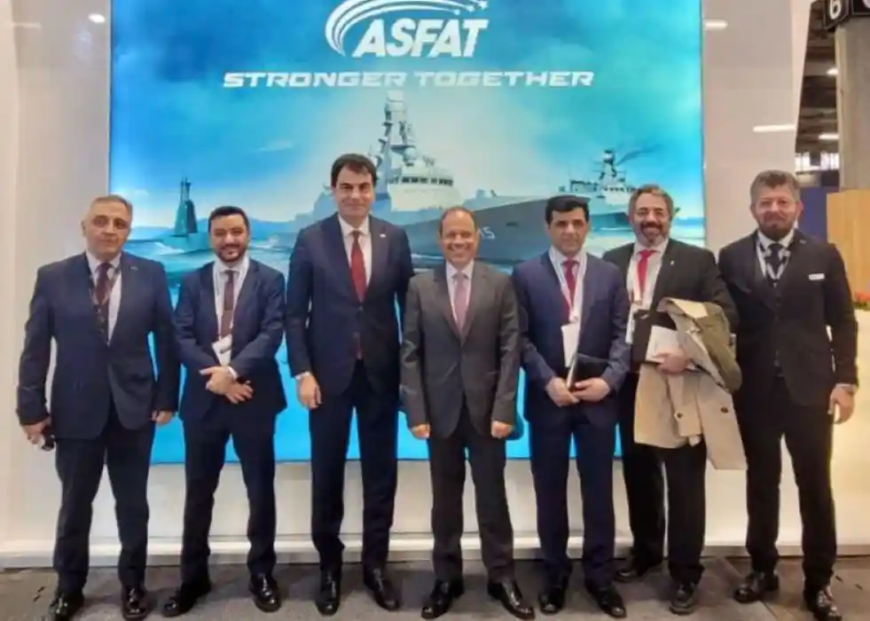 Deputy MOD Heybet Visits Turkish Companies at Euronaval