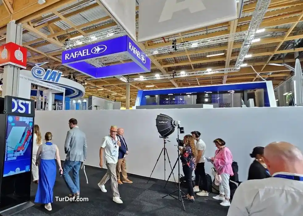 France Shuts Israeli Defence Stands at Paris Airshow
