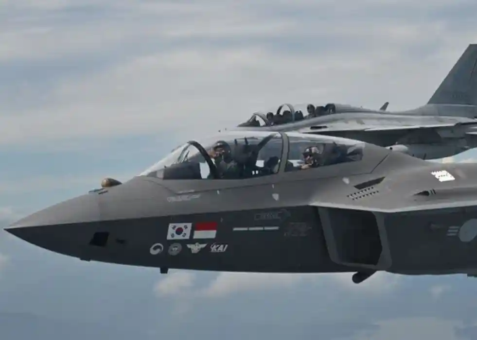ROK and UAE cement ties with KF-21 friendship flight
