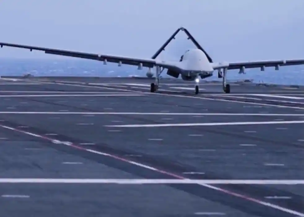 Bayraktar TB3 Connects to ADVENT CMS of TCG Anadolu LHD