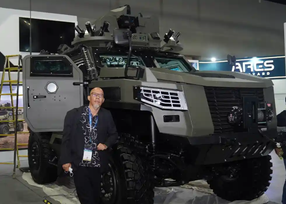 MILDEF Shows Tarantula 4x4 with SARP 100/12.7 RCWS