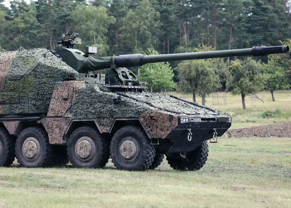 UK Procures Boxer 8x8 SPG with RCH155 from Germany