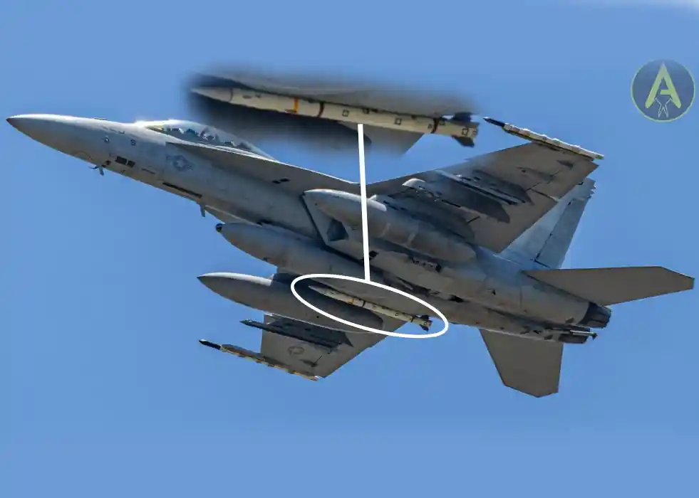 AIM-260 JATM Spotted on F/A-18F Super Hornet Fighter