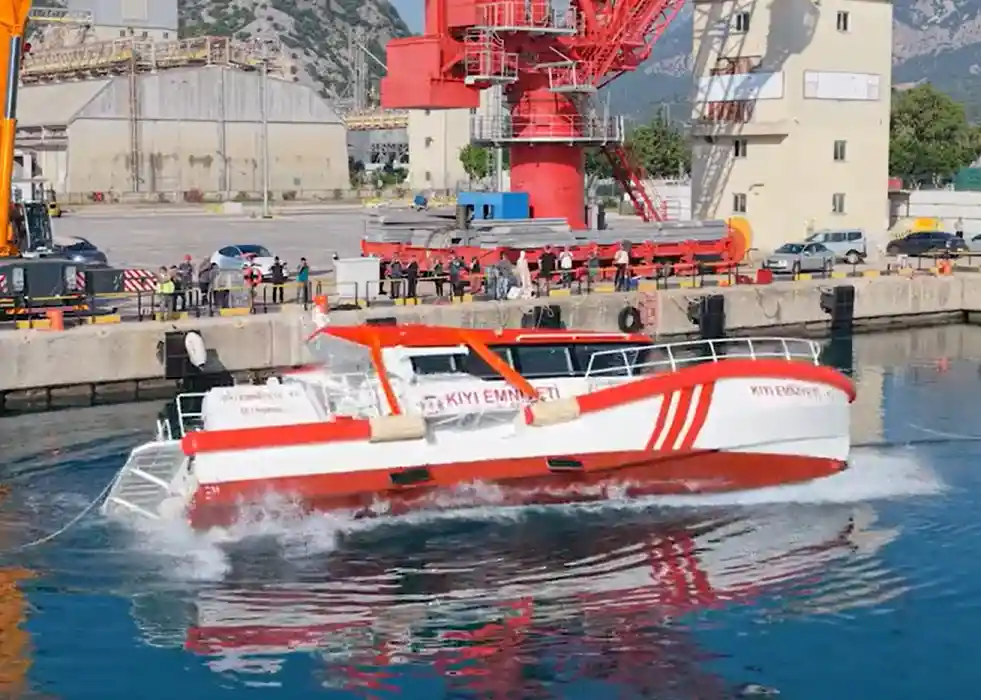 ARES 18 SAR Search & Rescue Boat Passes Self-Righting Test