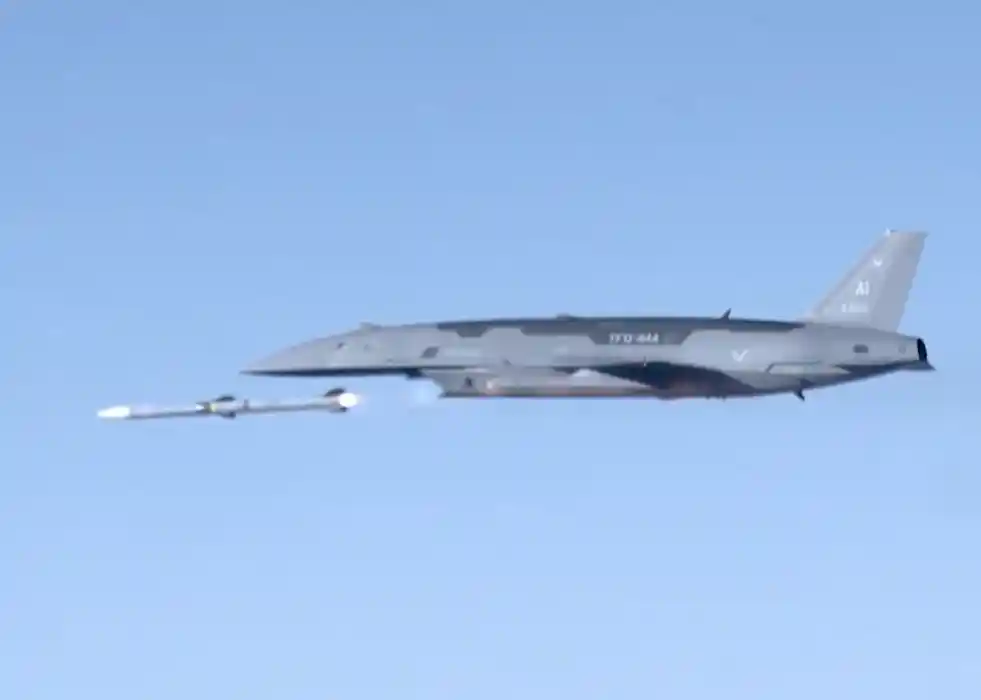 Anduril’s YFQ-44 CCA Completes First AIM-120 AMRAAM Firing